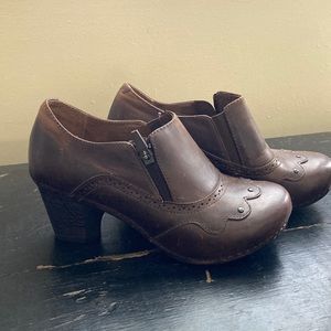 Dansko shoes size 37